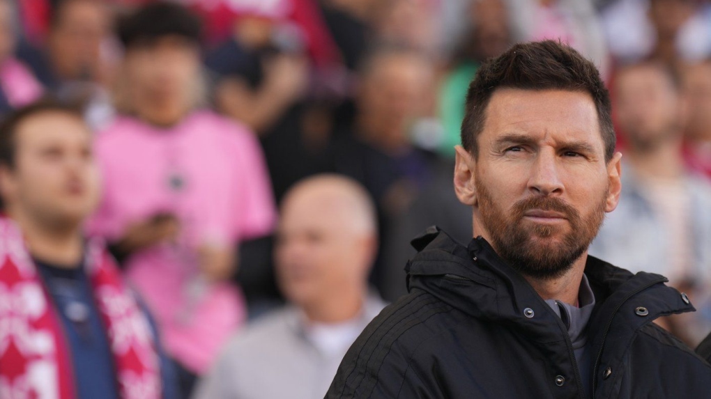 nter Miami star Lionel Messi draws a crowd at BMO Field [Video]