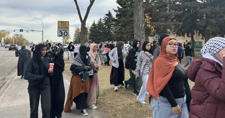 Jews, Palestinians in Alberta call for peace on 1st anniversary of Hamas attack on Israel [Video]