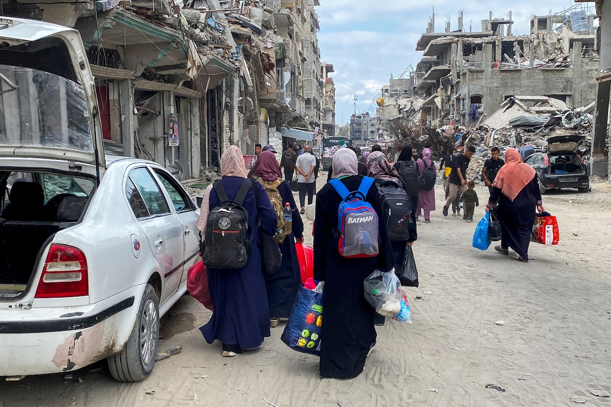 Israeli tanks push deeper into Gaza refugee camp as medics say they are unable to reach casualties [Video]