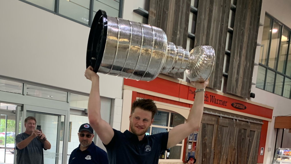 Toronto Maple Leafs sign deal with Waterloo native Steven Lorentz [Video]