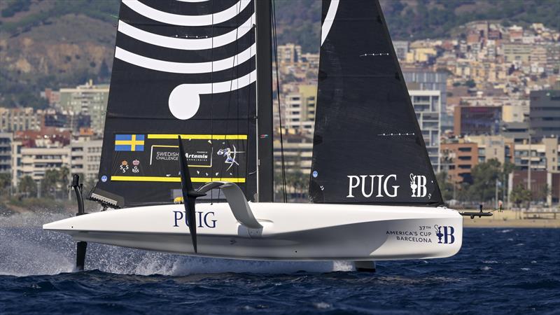 Swedes top Invited Teams Group as Sail Team BCN qualifies for Puig Women’s America’s Cup Semi Finals [Video]