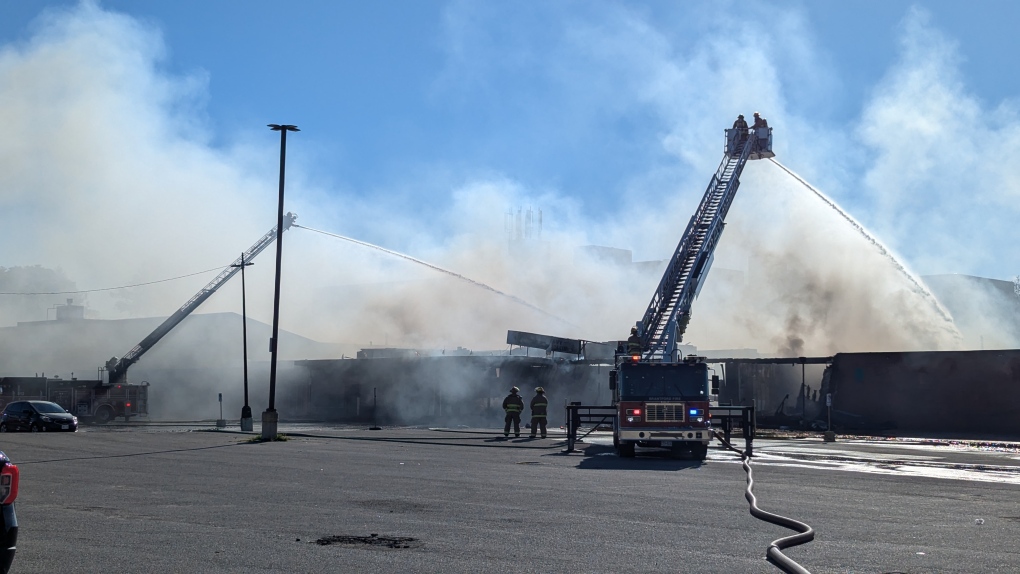 ‘A devastating loss’: Decades of army, air force memorabilia lost to massive fire at Brantford plaza [Video]