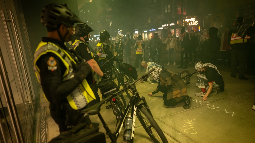 Vancouver Police probe Oct. 7 rally where flag burned [Video]