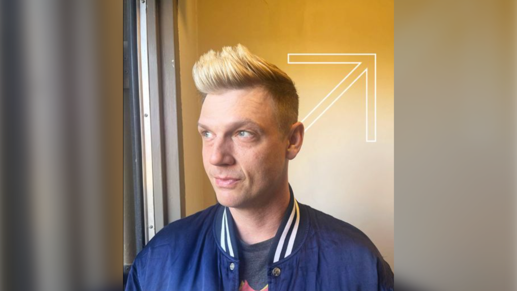 Backstreet Boys’ Nick Carter stops by Winnipeg salon [Video]