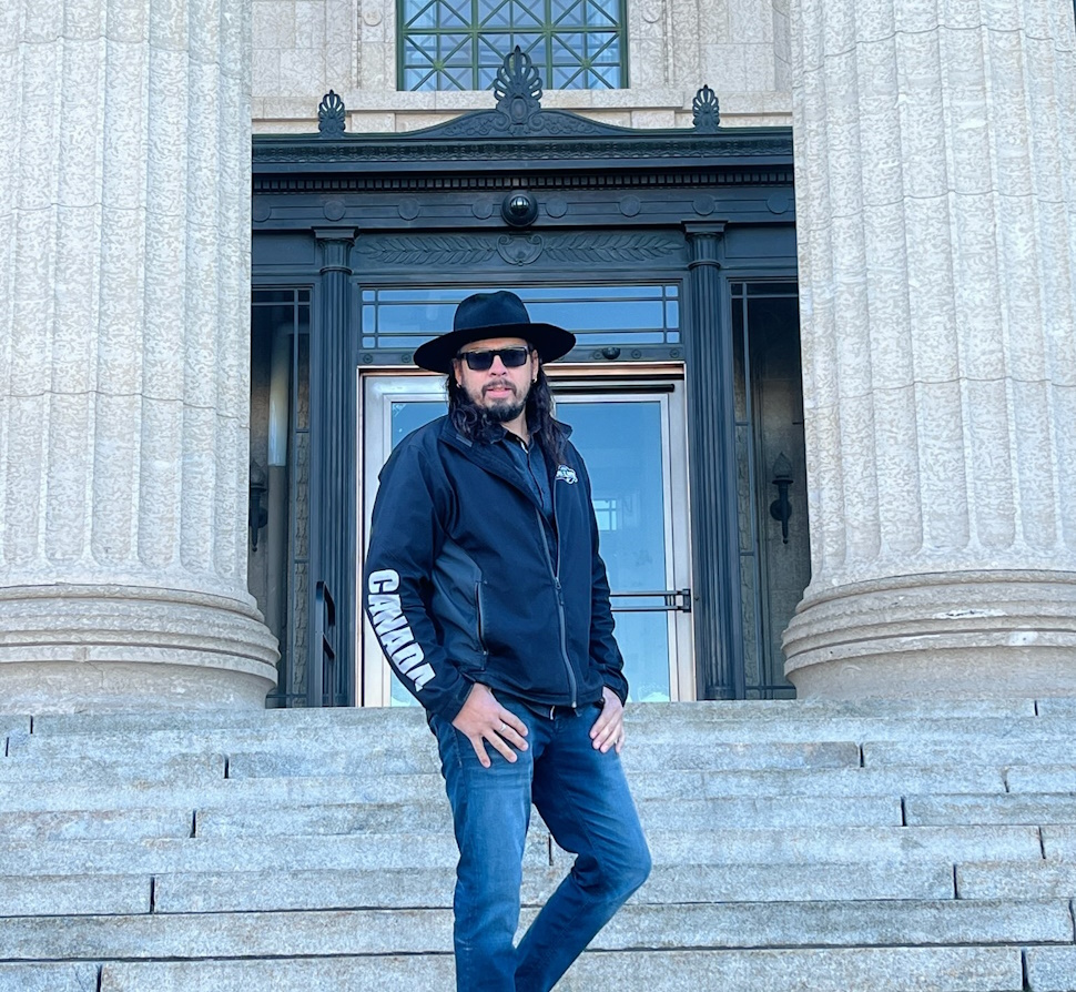 Nelson Little’s hit song receives standing ovation at Manitoba Legislature – PortageOnline.com [Video]