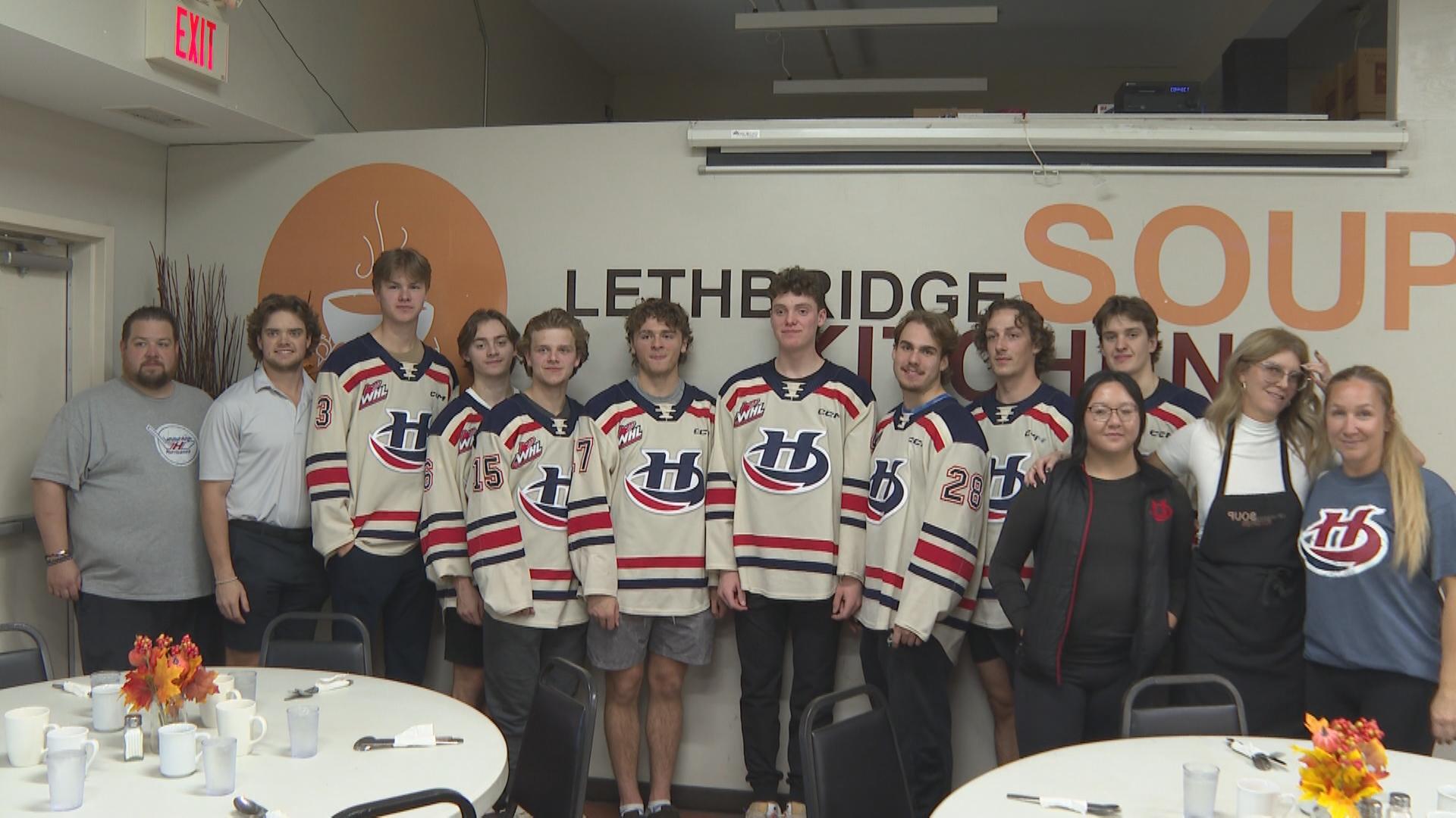 Hurricanes players pitch in to assist, support Lethbridge Soup Kitchen – Lethbridge [Video]