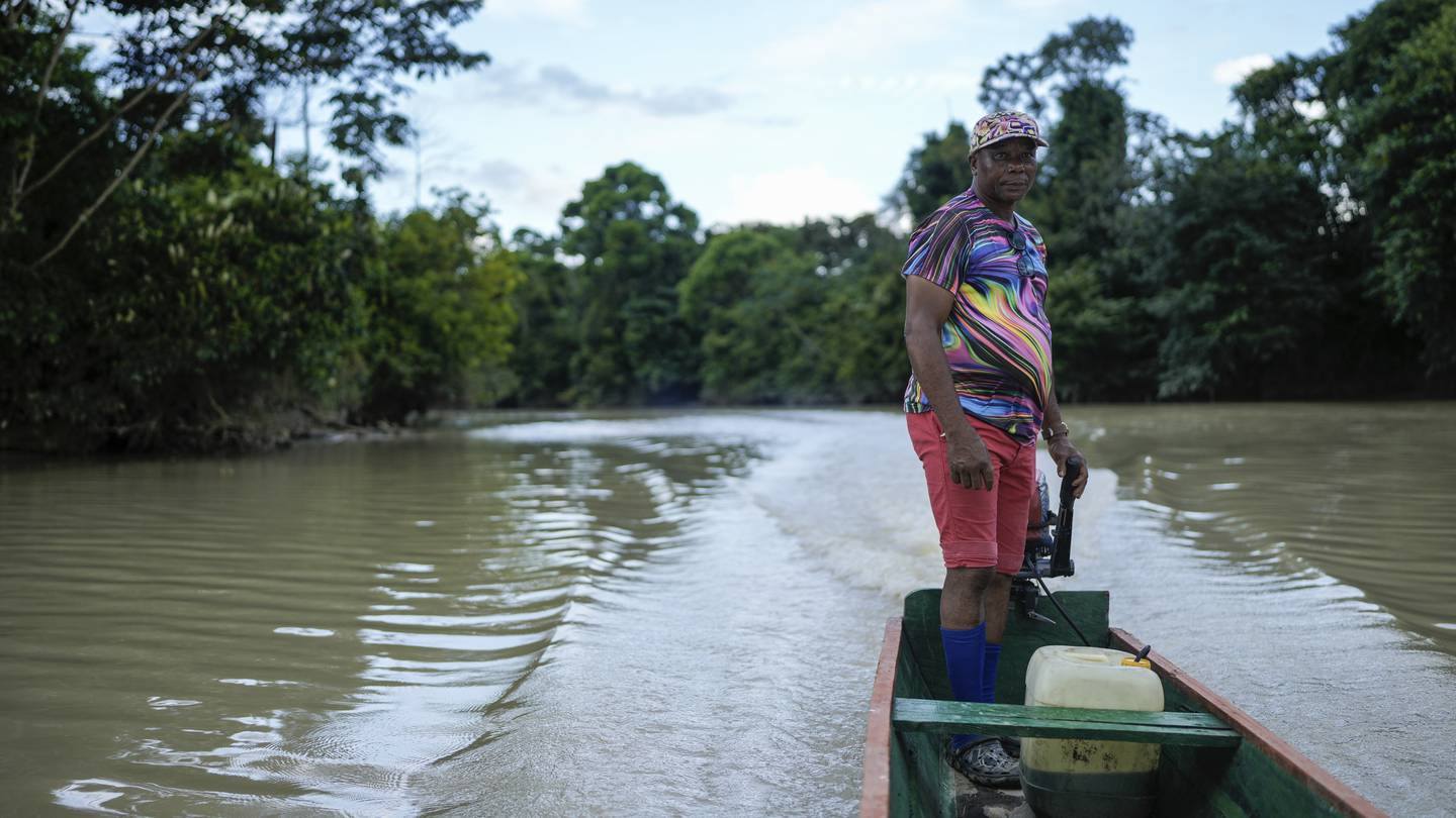 Colombias river guardians battle to protect the Atrato amid threats and abandonment  Boston 25 News [Video]