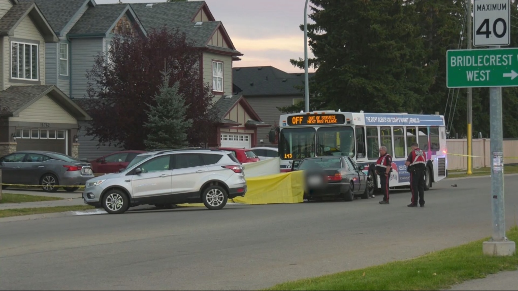 Collision between bus and car leaves 1 dead in S.W. Calgary [Video]