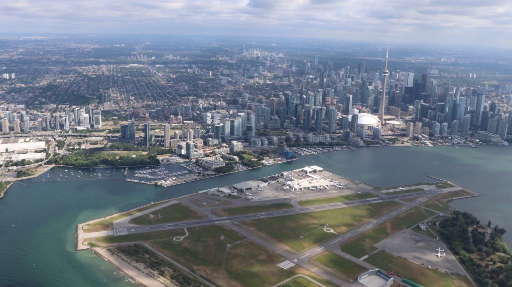 Toronto City Council votes to extend Billy Bishop Airports lease [Video]