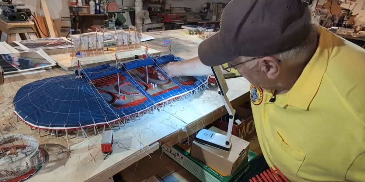 SMALL TOWNS: The model circus builder from Kewaunee [Video]