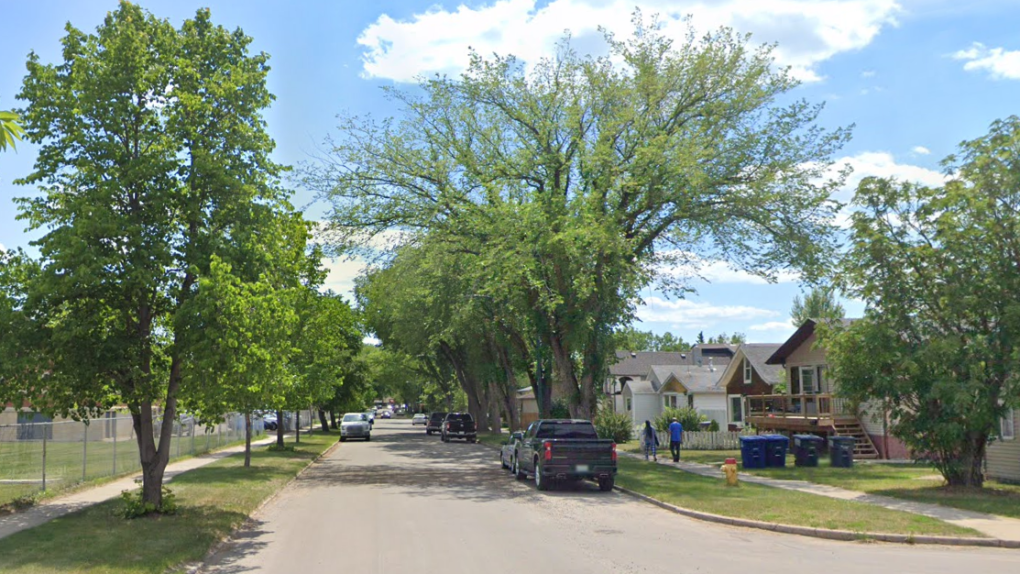 Saskatoon fire crews forced back by intense heat from basement blaze [Video]