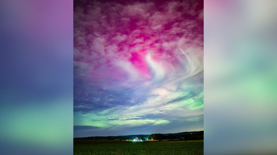 Aurora Borealis lights up the skies over Oregon, U.S. [Video]