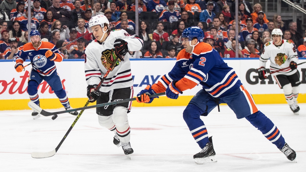 Chicago Blackhawks defeat Edmonton Oilers 5-2 [Video]