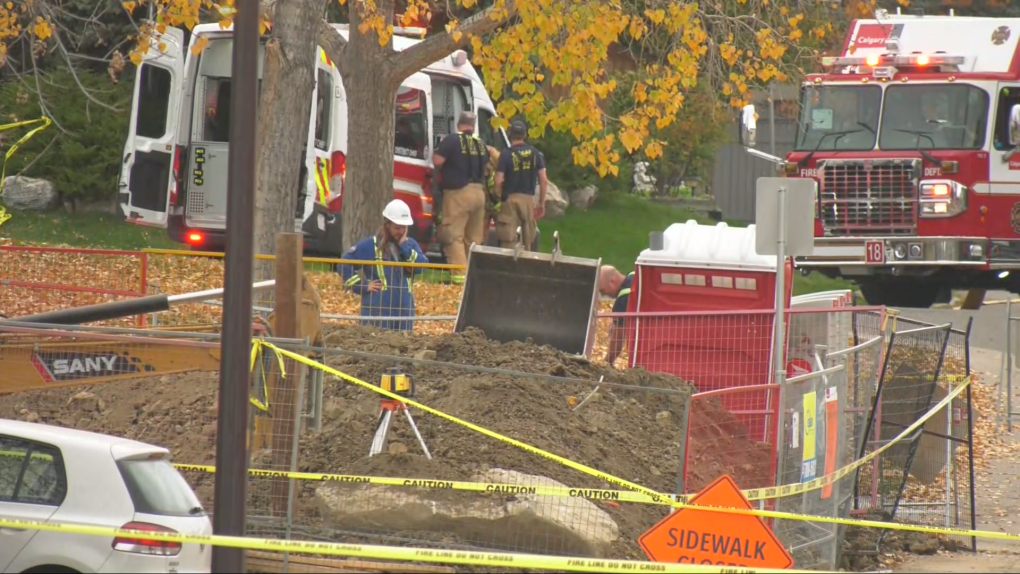 Homes evacuated after contractors hit gas line in northwest Calgary [Video]