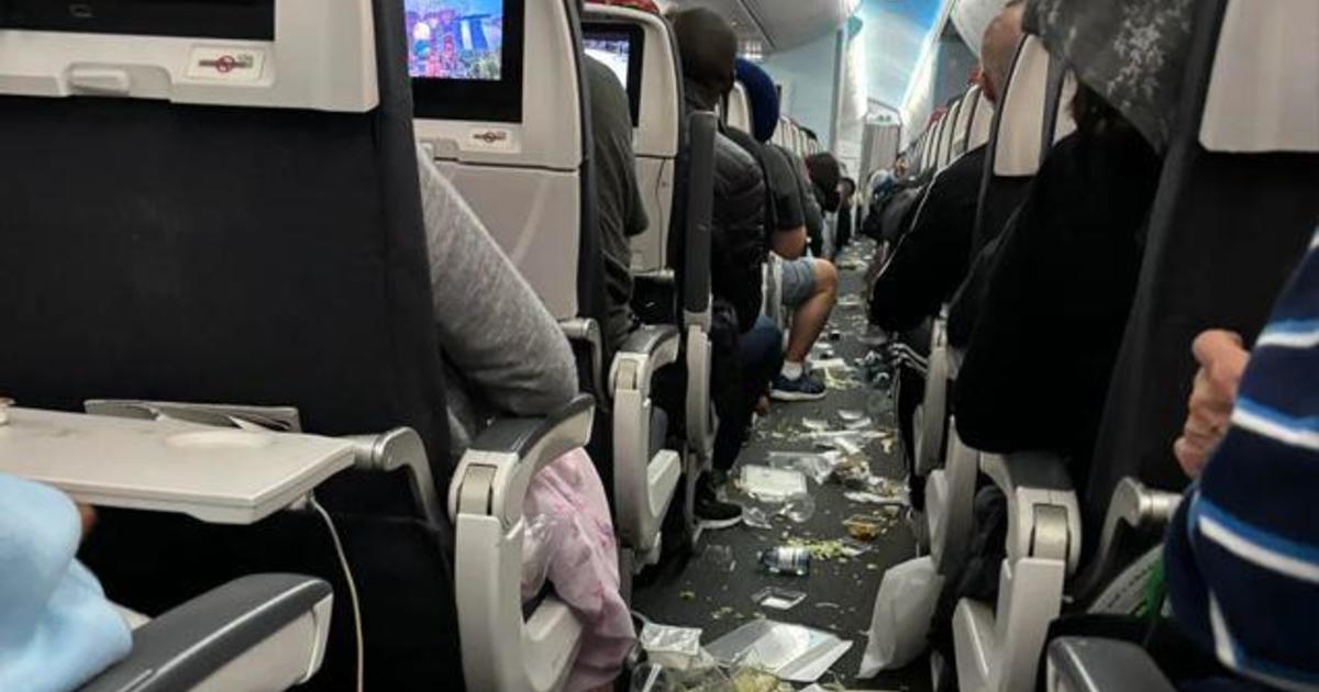 Photos show mess on Air Canada flight after turbulence sends passenger meals flying around the cabin [Video]