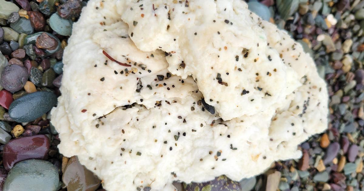 White blobs washing up on Newfoundland beaches stump experts and worry resident beachcombers [Video]