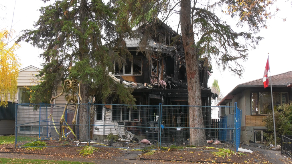 Cloverdale fire: Edmonton neighbourhood residents say house an arson target [Video]