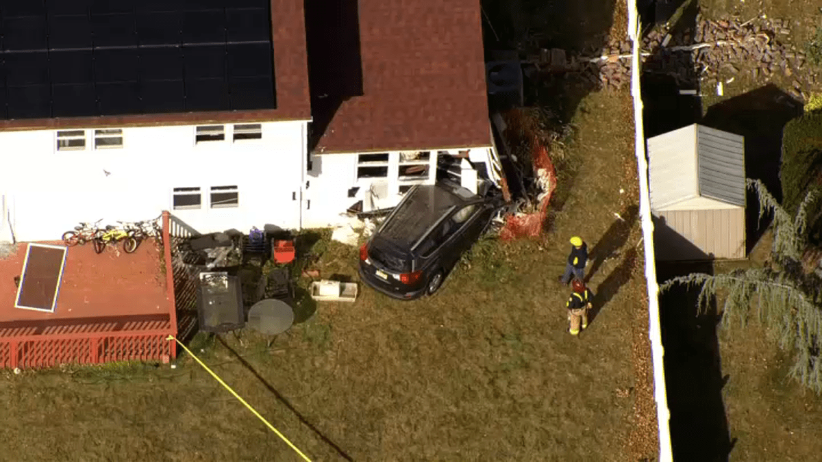 Car crashes into back of South Brunswick, NJ home  NBC10 Philadelphia [Video]