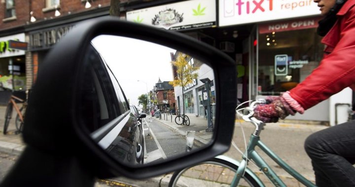 Significant overreach: Ontario municipalities slam province over bike lane rules [Video]