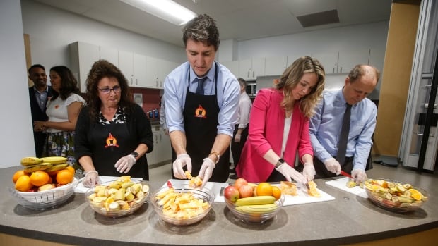 Manitoba reaches deal to join federal school food program [Video]