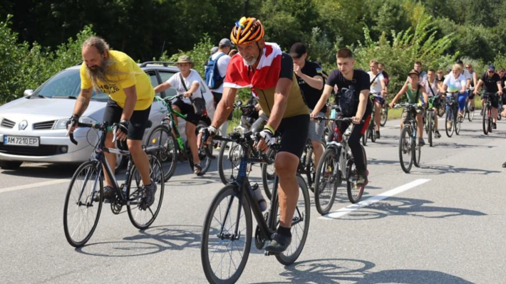 Kitchener paracyclist bringing hope to amputees in Ukraine [Video]