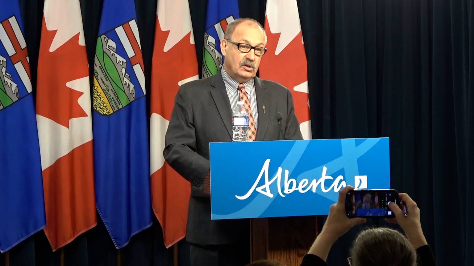 Video: Alberta announces new municipal election and political party rules [Video]