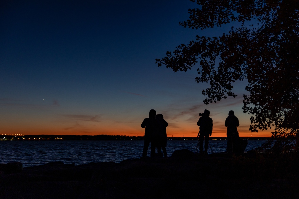 Last chance to see the ‘comet of the century’ [Video]