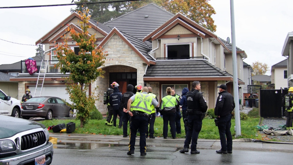 Surrey RCMP say man detained after ‘possible arson’ [Video]