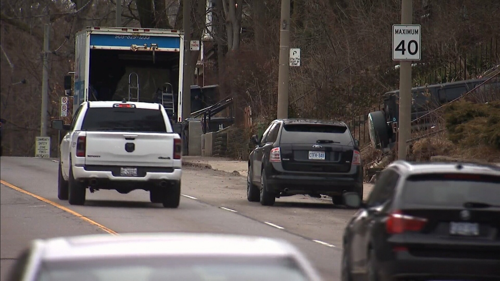 Toronto considering new bike lane on dangerous west-end road as province looks to limit them [Video]