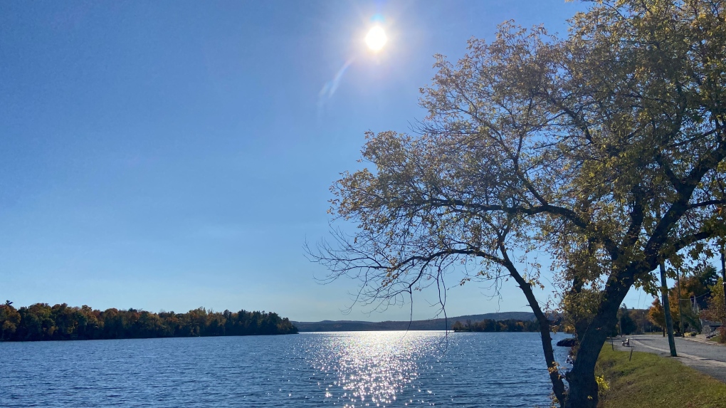 October weather in Ottawa: Rare heatwave extending summer feelings [Video]