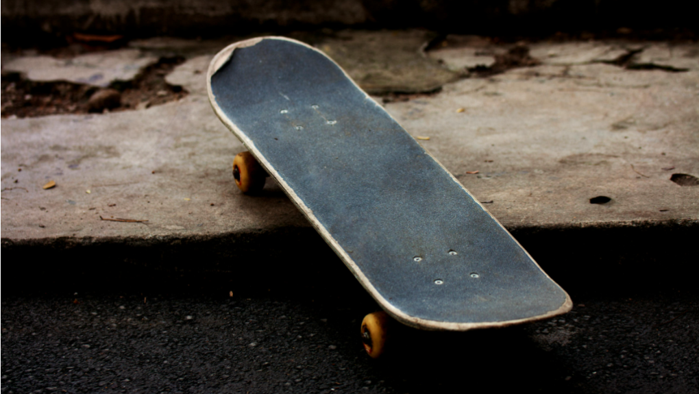 Skateboarder sent to hospital after crash in Waterloo [Video]