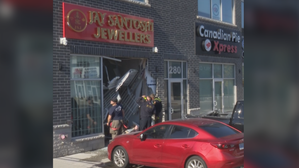 Mississauga jewelry store robbed | CTV News [Video]