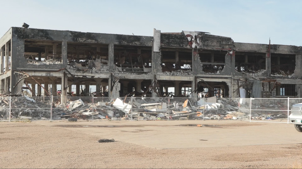 Winnipeg firefighters battle two vacant building fires [Video]