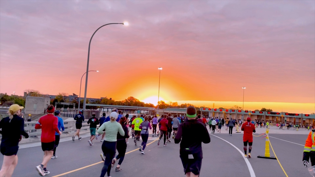 Detroit marathon runner dies | CTV News [Video]