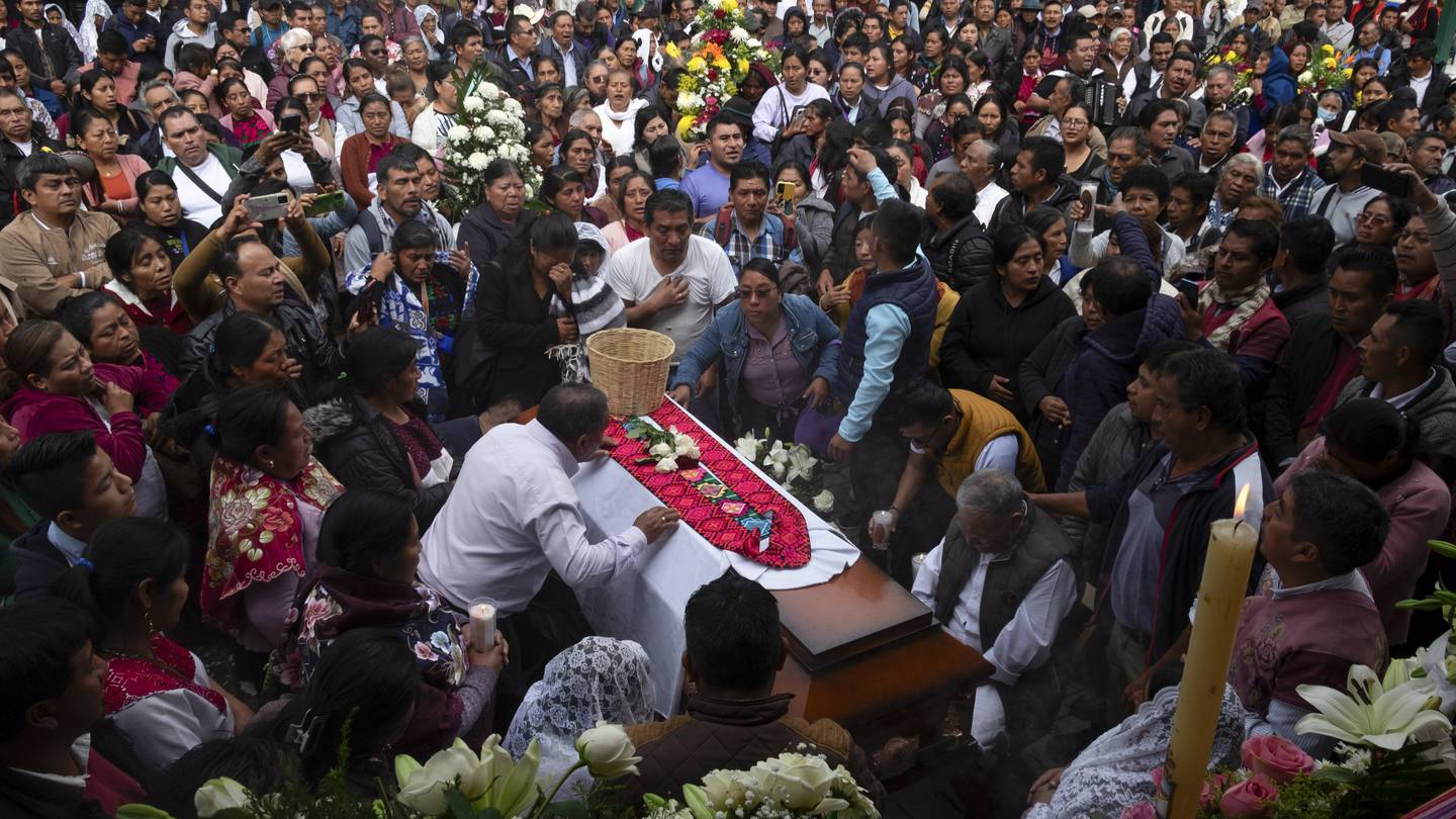 Hundreds mourn Catholic priest and Indigenous peace activist killed in southern Mexico  Boston 25 News [Video]