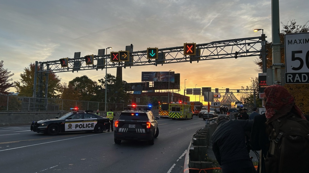 Montreal bridge reopens after being blocked by environmental protesters [Video]