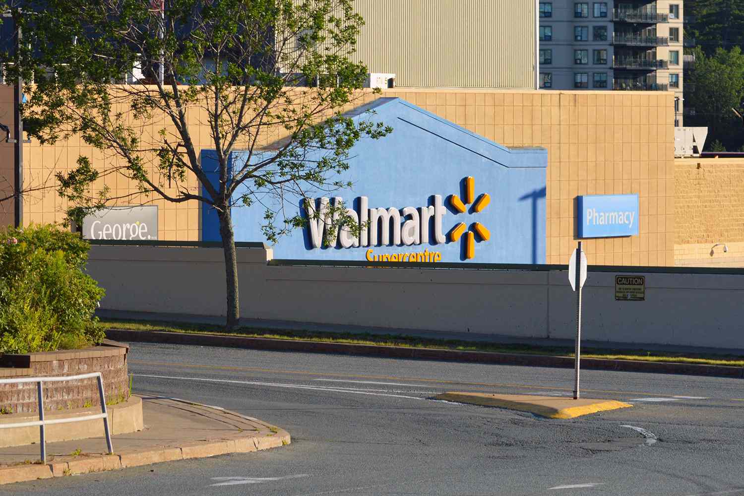 Walmart Worker, 19, Found Dead in Stores Walk-in Oven [Video]