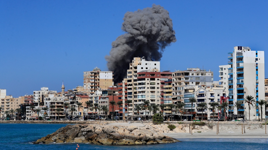 Israeli strikes pounds Lebanese coastal city [Video]