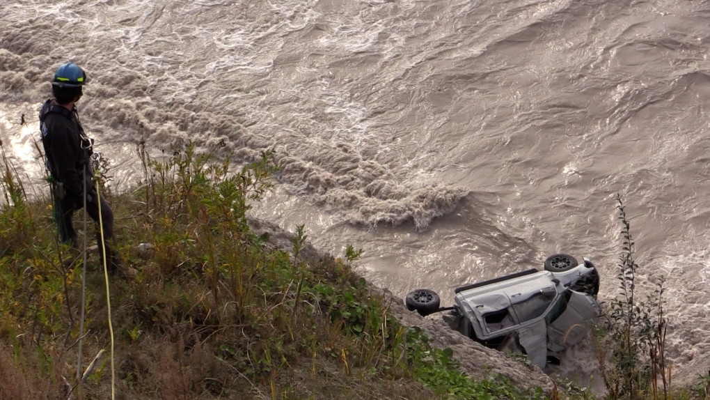 Truck goes over cliff near Port Stanley [Video]