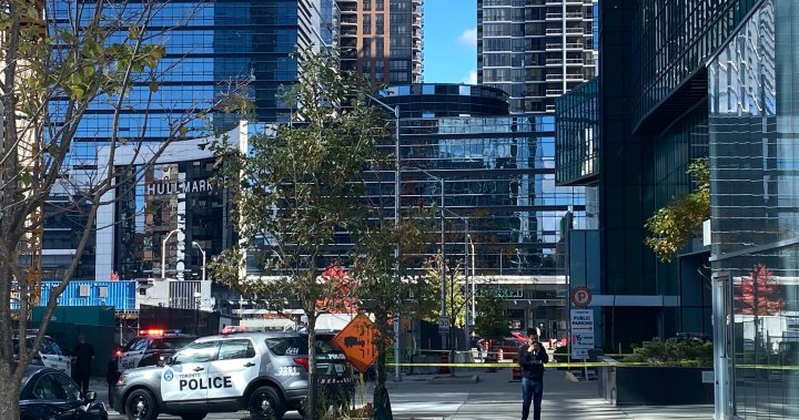 Toronto shooting over lunch hour sends man to hospital with severe injuries – Toronto [Video]