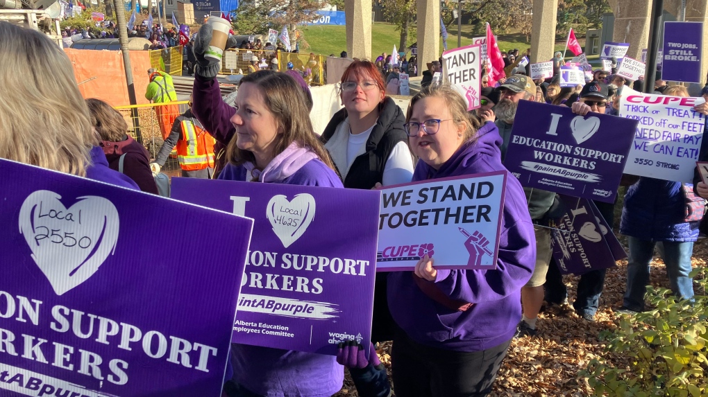 EPSB staff walk off the job during dispute inquiry [Video]