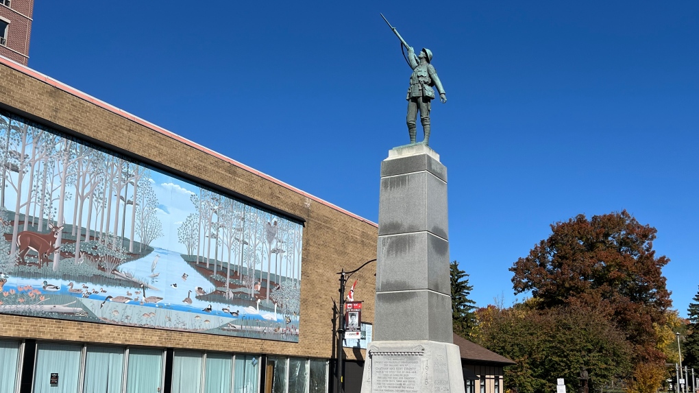 Remembrance Day vigil returns to downtown Chatham [Video]