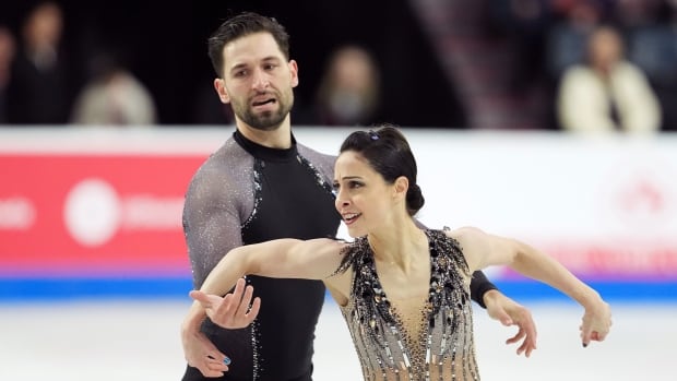 World champs Stellato-Dudek, Deschamps lead after short program at Skate Canada [Video]