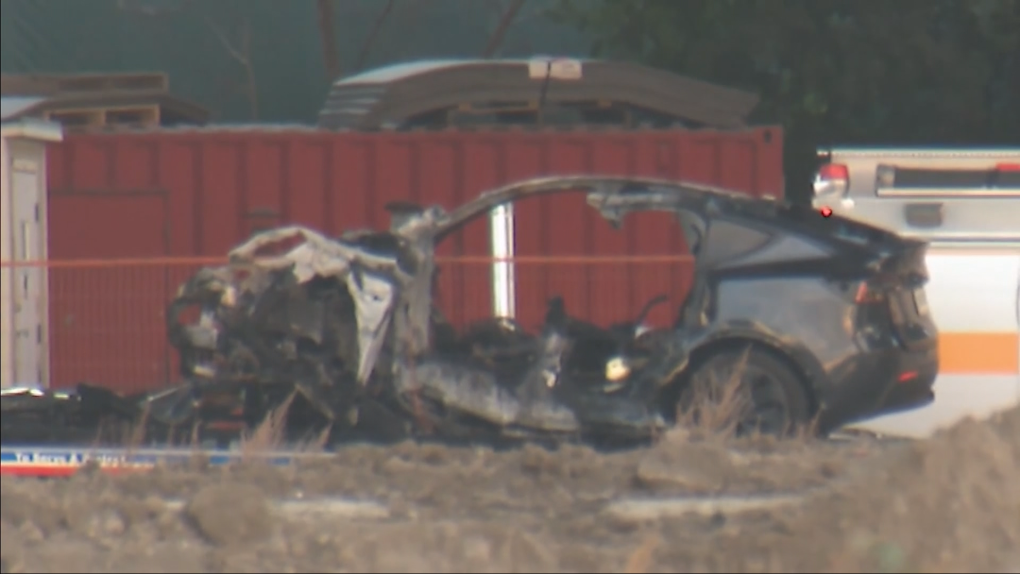 Driver recounts saving woman from fiery Tesla crash [Video]