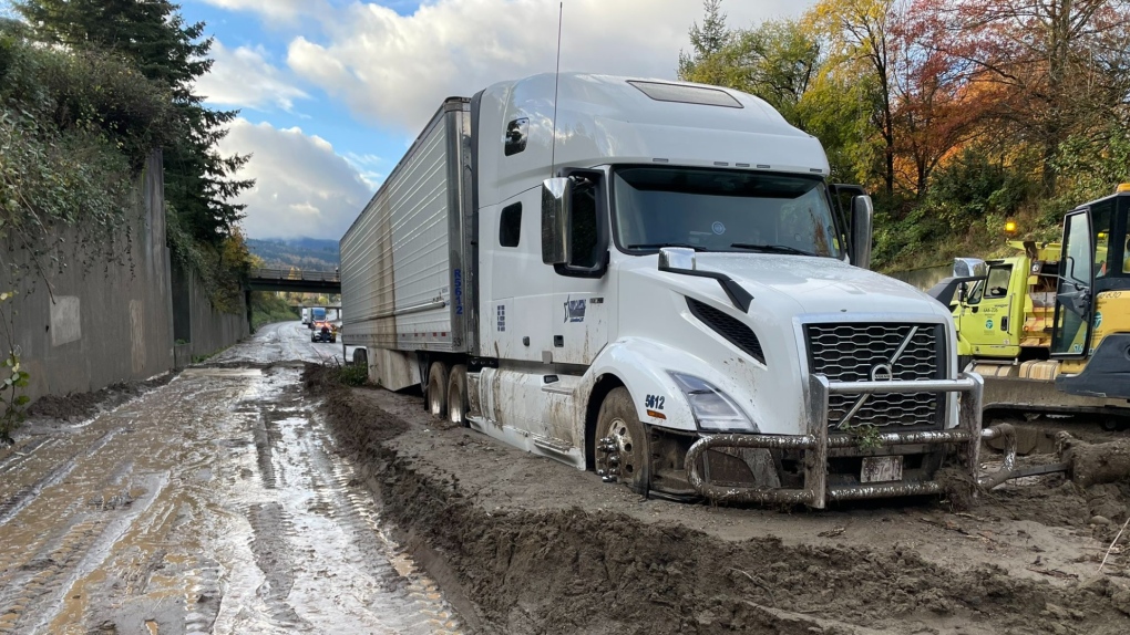 Mudslide closes highway near Canada-U.S. border [Video]