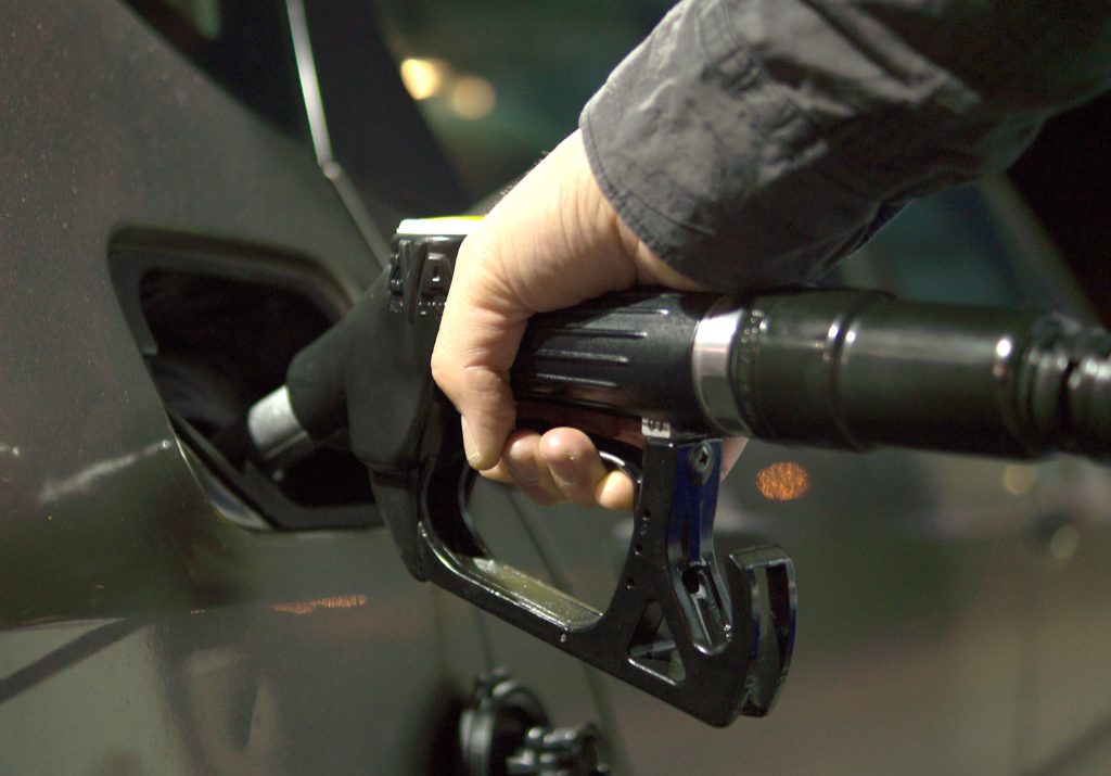 5.7 cent gas tax cut extended to June 2025 in Ontario [Video]