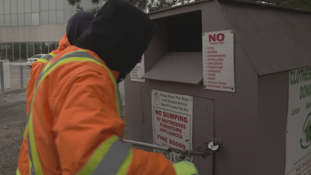 Legit clothing recyclers frustrated by chaos, violence in bin industry [Video]