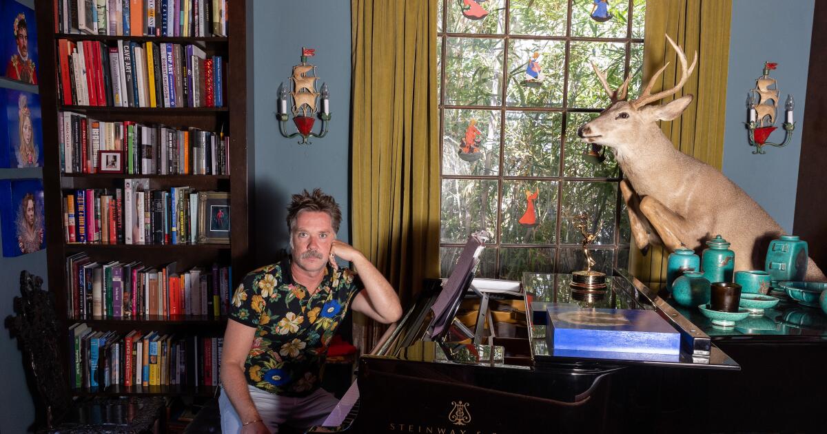 Rufus Wainwright make music on his terms with Wallis concert series [Video]