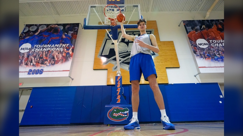 Montreal-area teen Olivier Rioux is the world’s tallest teen and an intriguing basketball project [Video]