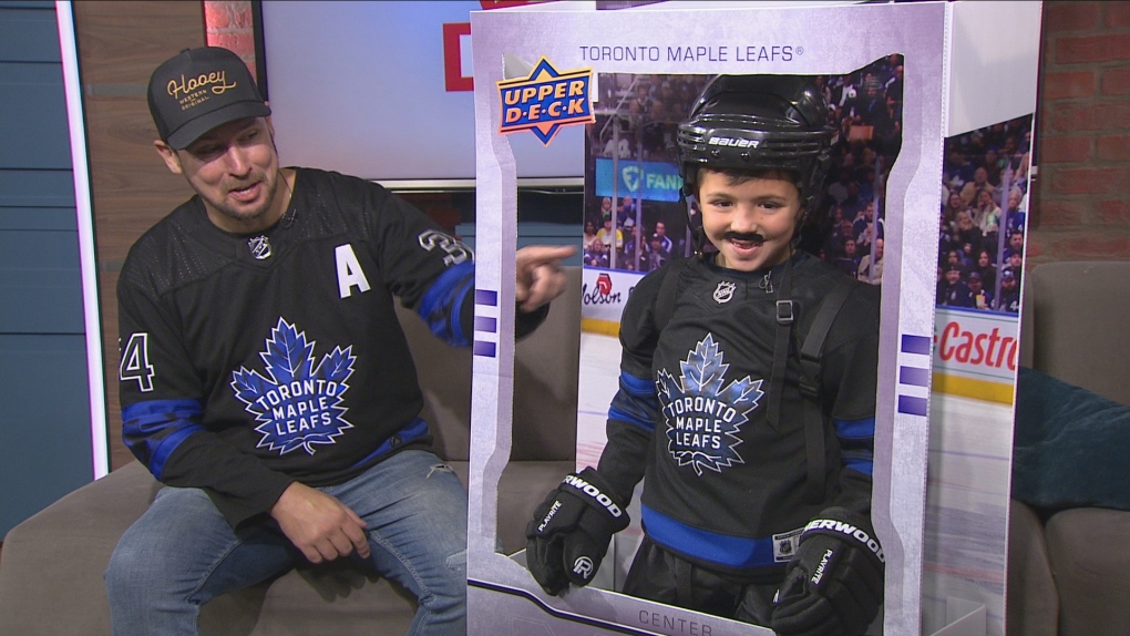 Toronto Maple Leafs fan’s Halloween costume gets Auston Matthews shoutout [Video]